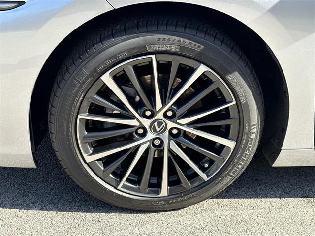 used 2022 Lexus ES 350 car, priced at $39,995