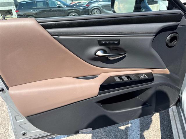 new 2025 Lexus ES 350 car, priced at $48,425