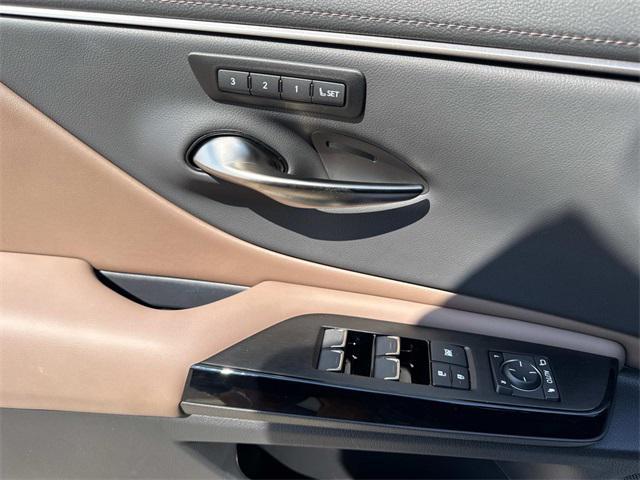 new 2025 Lexus ES 350 car, priced at $48,425