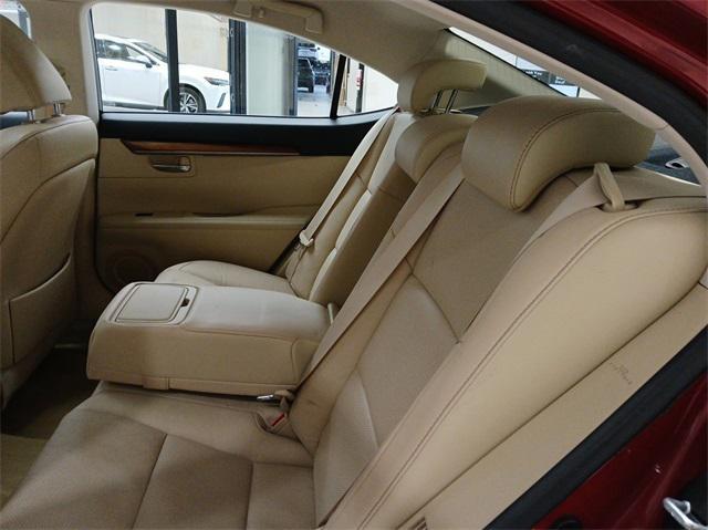 used 2013 Lexus ES 300h car, priced at $15,495