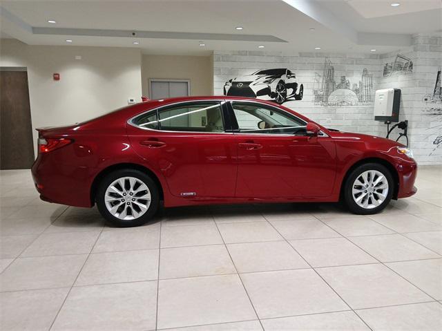 used 2013 Lexus ES 300h car, priced at $15,495