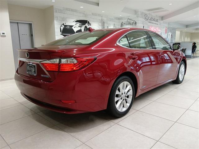 used 2013 Lexus ES 300h car, priced at $15,495