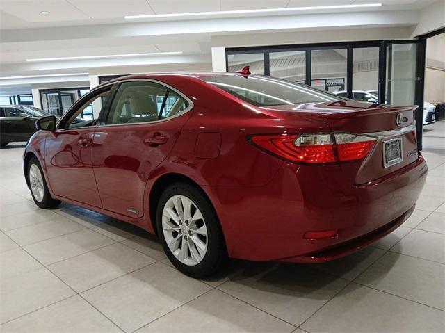 used 2013 Lexus ES 300h car, priced at $15,495