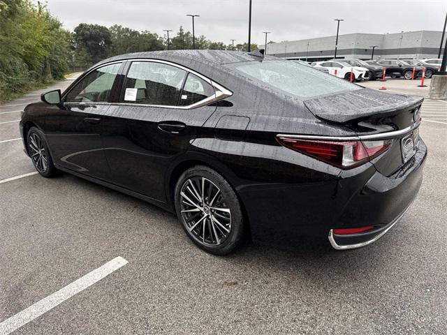 new 2025 Lexus ES 300h car, priced at $51,054
