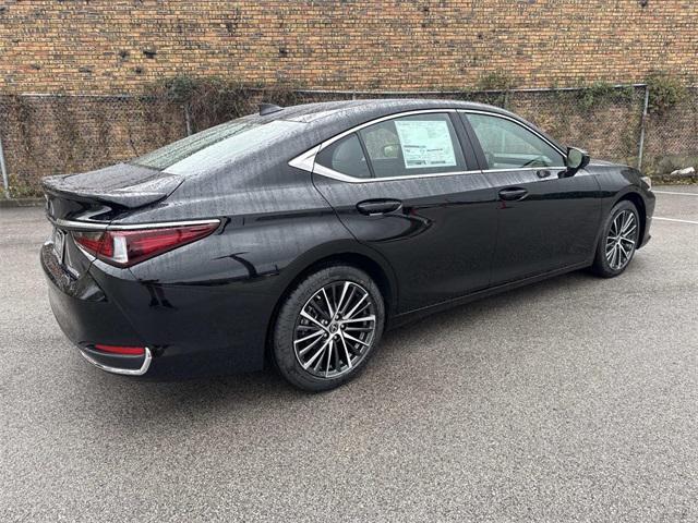 new 2025 Lexus ES 300h car, priced at $51,054