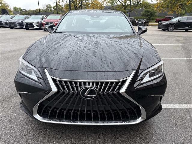 new 2025 Lexus ES 300h car, priced at $51,054