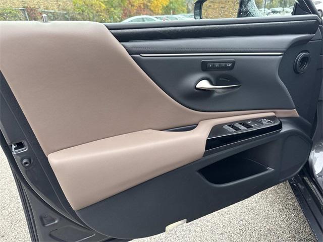 new 2025 Lexus ES 350 car, priced at $47,425