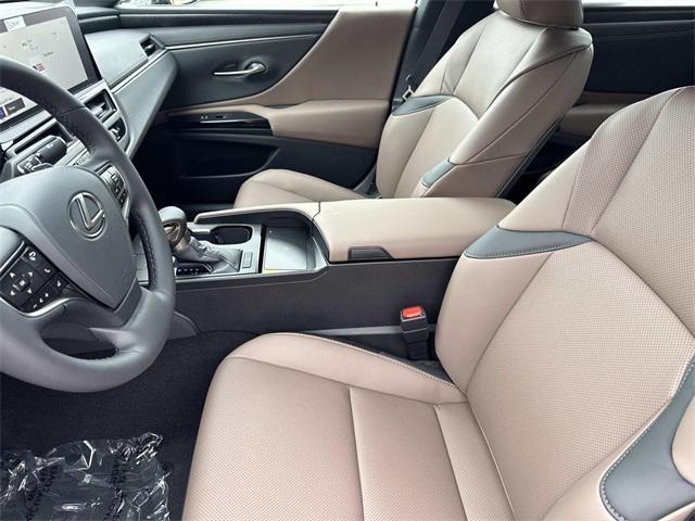new 2025 Lexus ES 350 car, priced at $47,425