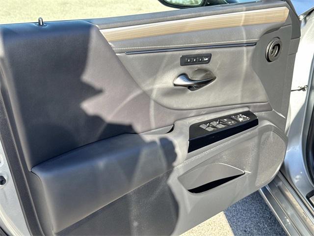 used 2023 Lexus ES 300h car, priced at $41,995