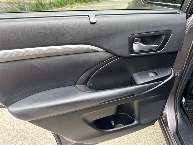 used 2019 Toyota Highlander car, priced at $29,995
