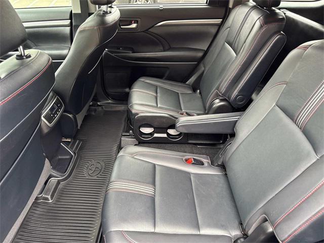 used 2019 Toyota Highlander car, priced at $29,995