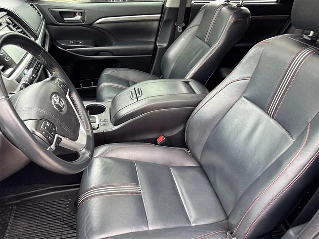 used 2019 Toyota Highlander car, priced at $29,995