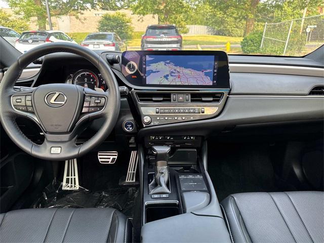 used 2022 Lexus ES 300h car, priced at $39,995