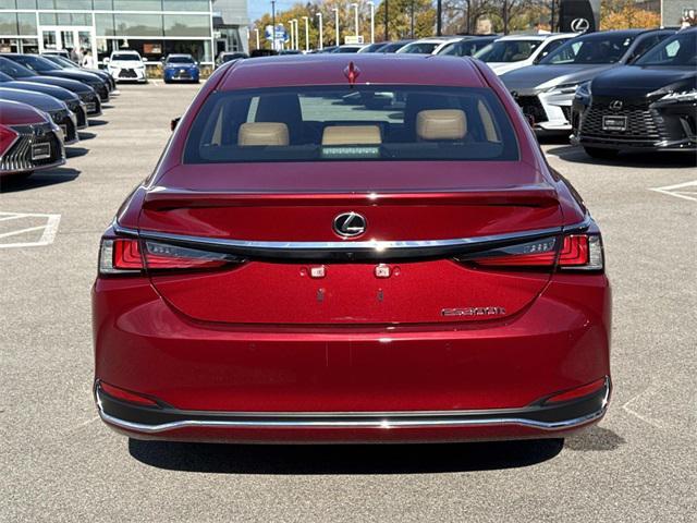 used 2025 Lexus ES 300h car, priced at $44,995
