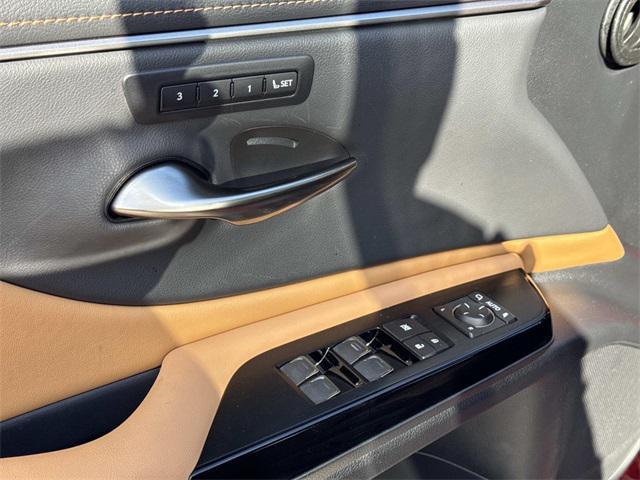 used 2025 Lexus ES 300h car, priced at $44,995