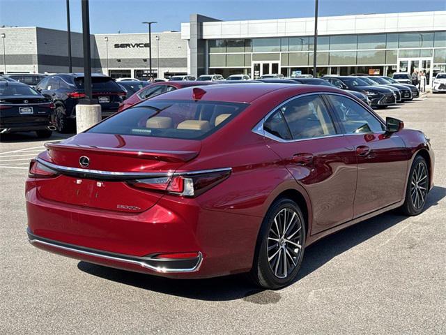 used 2025 Lexus ES 300h car, priced at $44,995