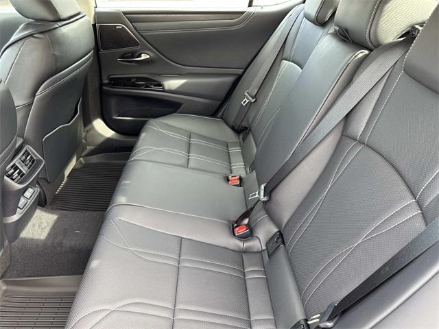 new 2025 Lexus ES 350 car, priced at $51,940