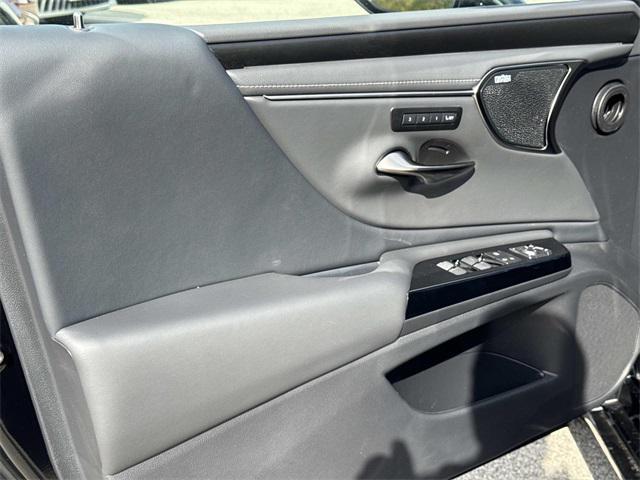new 2025 Lexus ES 350 car, priced at $51,940