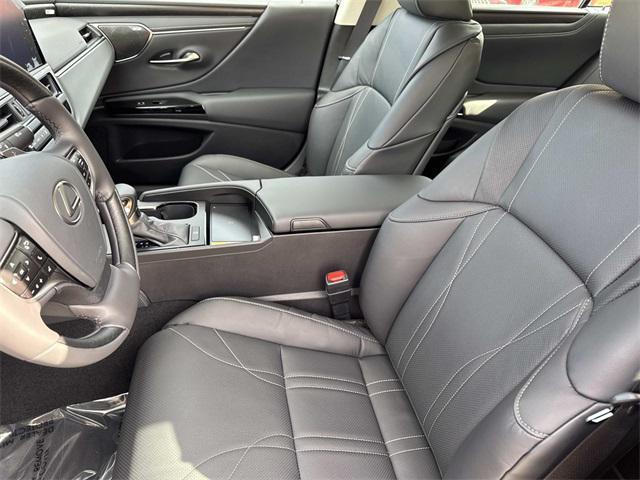 new 2025 Lexus ES 350 car, priced at $51,940