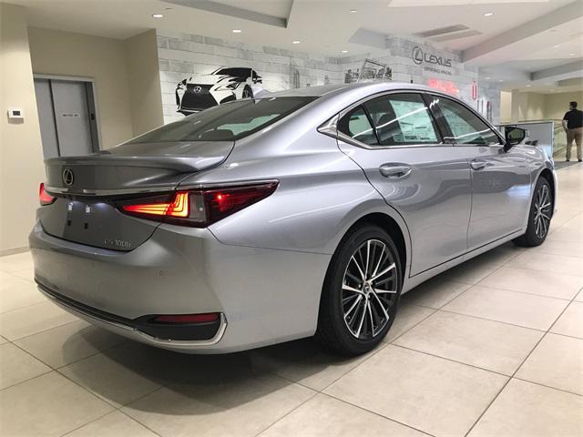 new 2025 Lexus ES 300h car, priced at $49,424