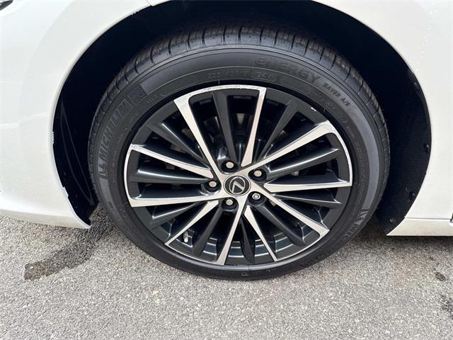 used 2022 Lexus ES 350 car, priced at $39,995