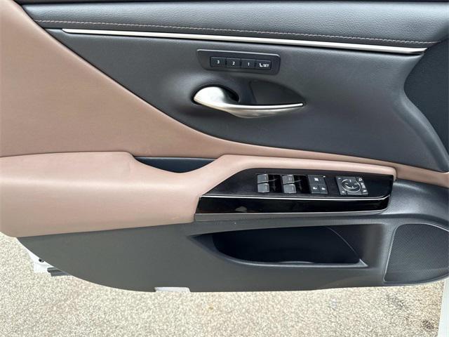 used 2022 Lexus ES 350 car, priced at $39,995