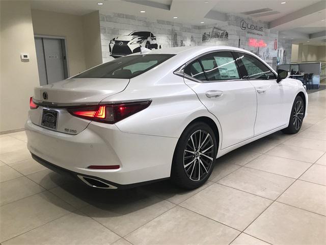 new 2025 Lexus ES 350 car, priced at $48,464