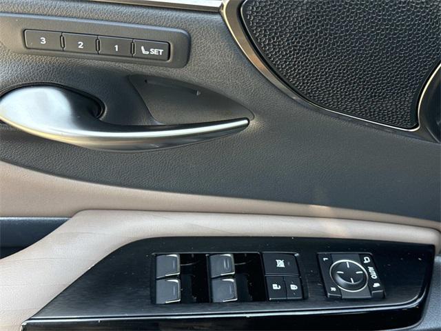 used 2022 Lexus ES 300h car, priced at $44,995