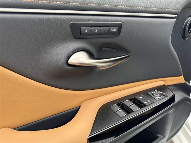 new 2025 Lexus ES 350 car, priced at $47,425