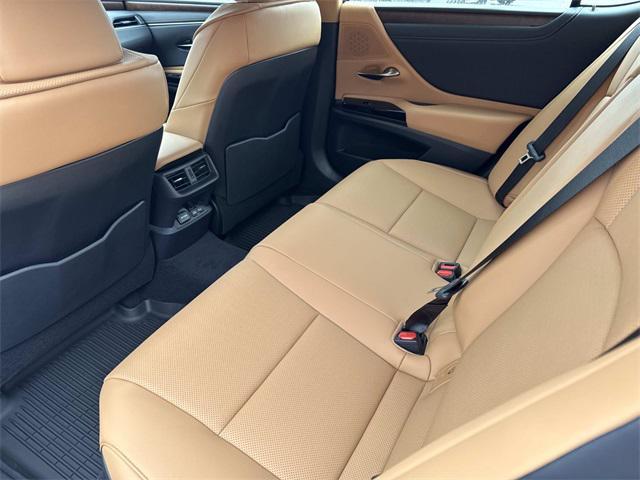 new 2025 Lexus ES 350 car, priced at $47,425