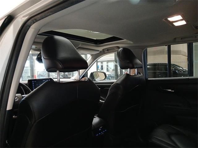 used 2021 Toyota Highlander car, priced at $34,995