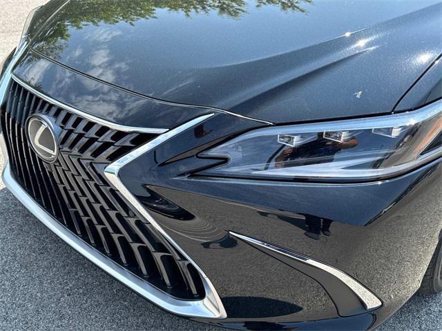 new 2025 Lexus ES 300h car, priced at $54,180