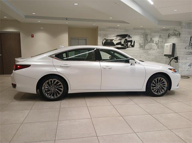 used 2024 Lexus ES 300h car, priced at $51,995