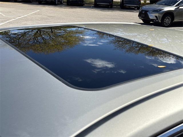 used 2015 Toyota Camry Hybrid car, priced at $15,995