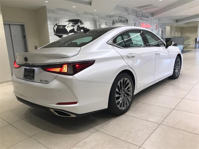 new 2025 Lexus ES 350 car, priced at $52,114