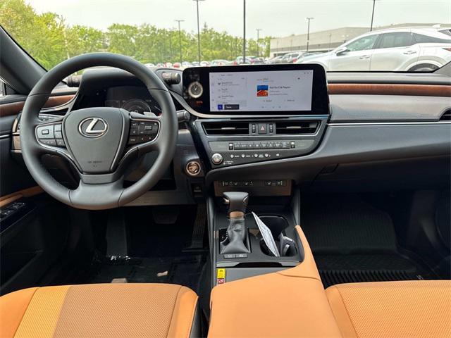 new 2025 Lexus ES 300h car, priced at $48,604