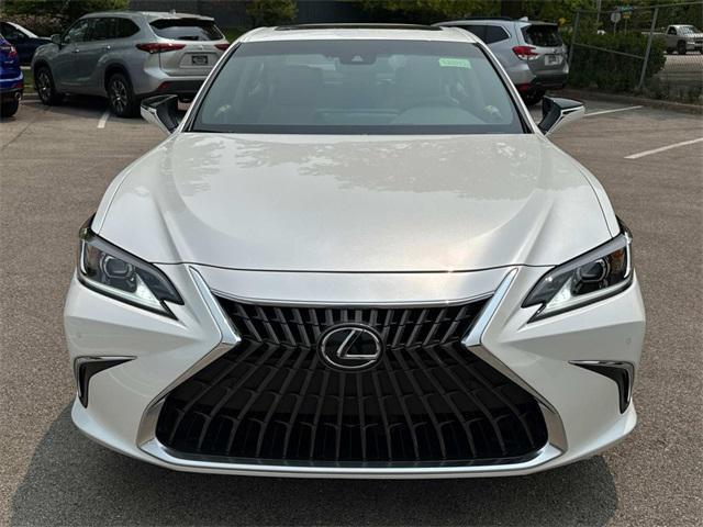 new 2025 Lexus ES 300h car, priced at $48,604