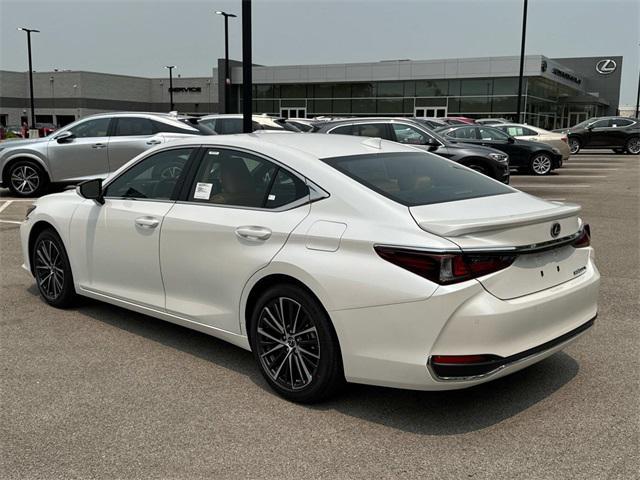new 2025 Lexus ES 300h car, priced at $48,604