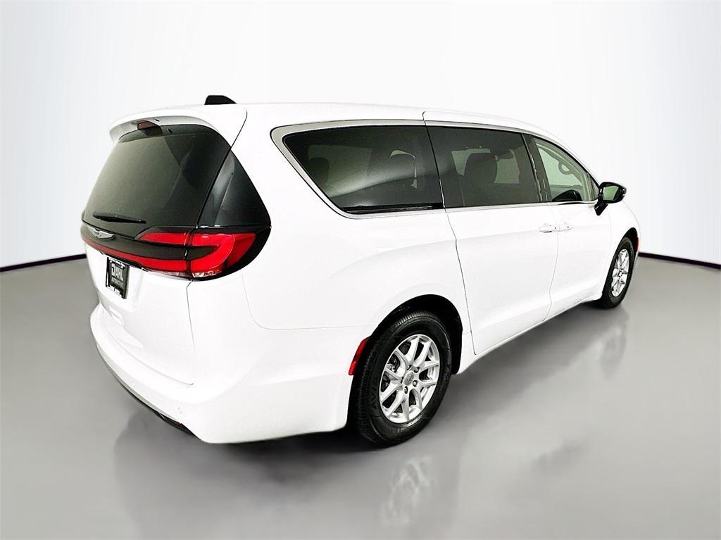 used 2024 Chrysler Pacifica car, priced at $31,916