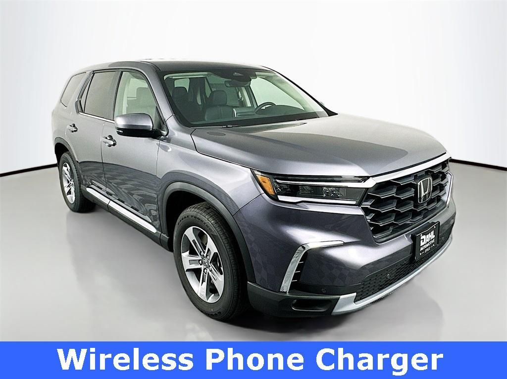 new 2025 Honda Pilot car, priced at $44,168