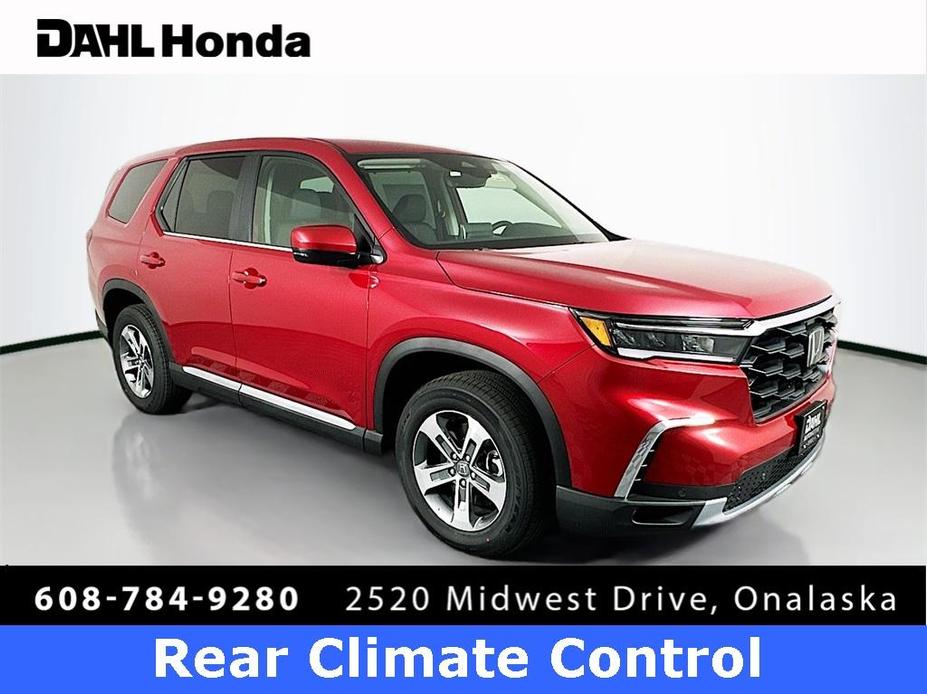 new 2025 Honda Pilot car, priced at $45,095