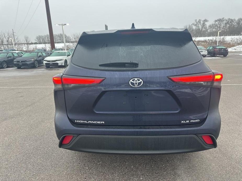 used 2022 Toyota Highlander car, priced at $35,453