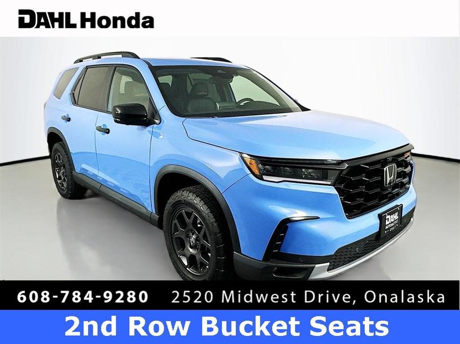 new 2025 Honda Pilot car, priced at $49,950