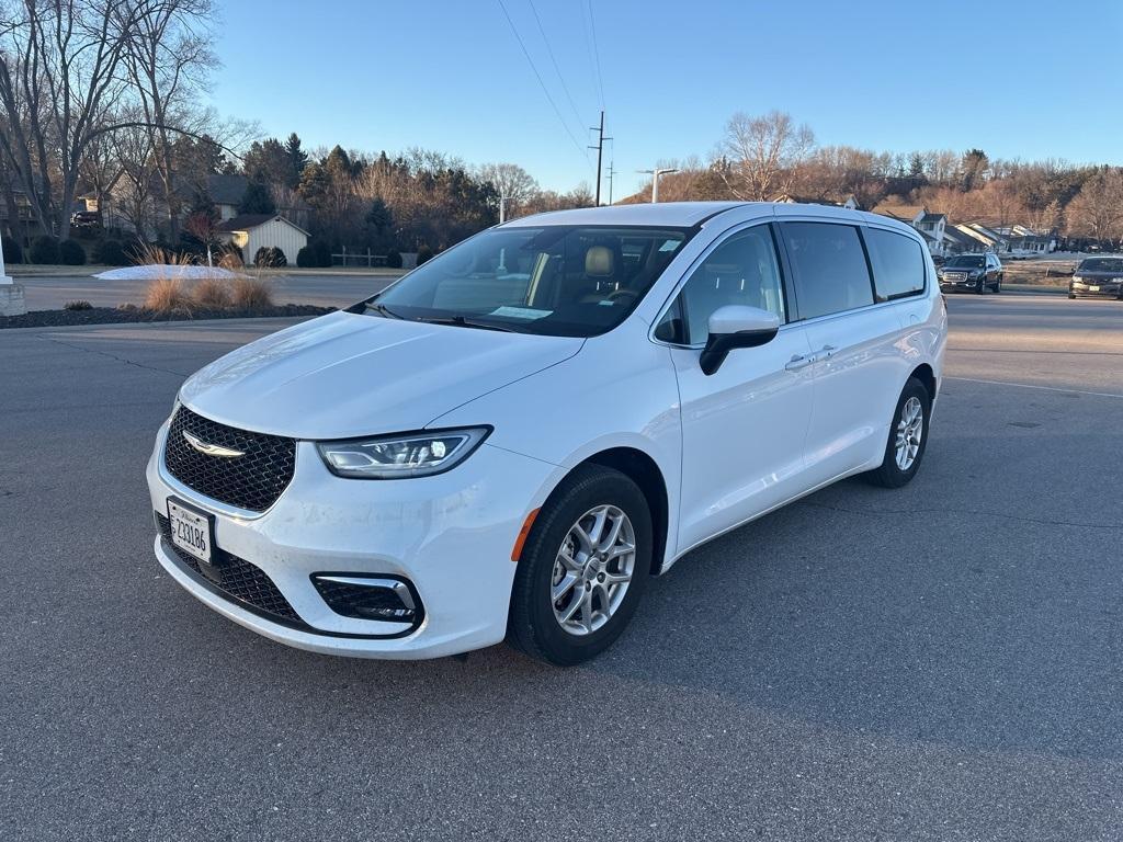 used 2023 Chrysler Pacifica car, priced at $24,637