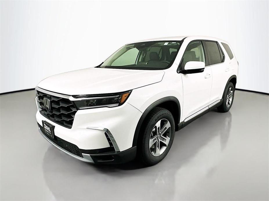 new 2025 Honda Pilot car, priced at $46,880