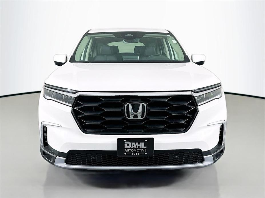 new 2025 Honda Pilot car, priced at $47,180