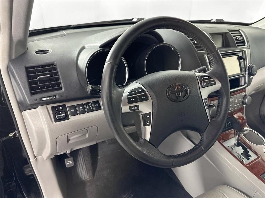 used 2013 Toyota Highlander car, priced at $12,999