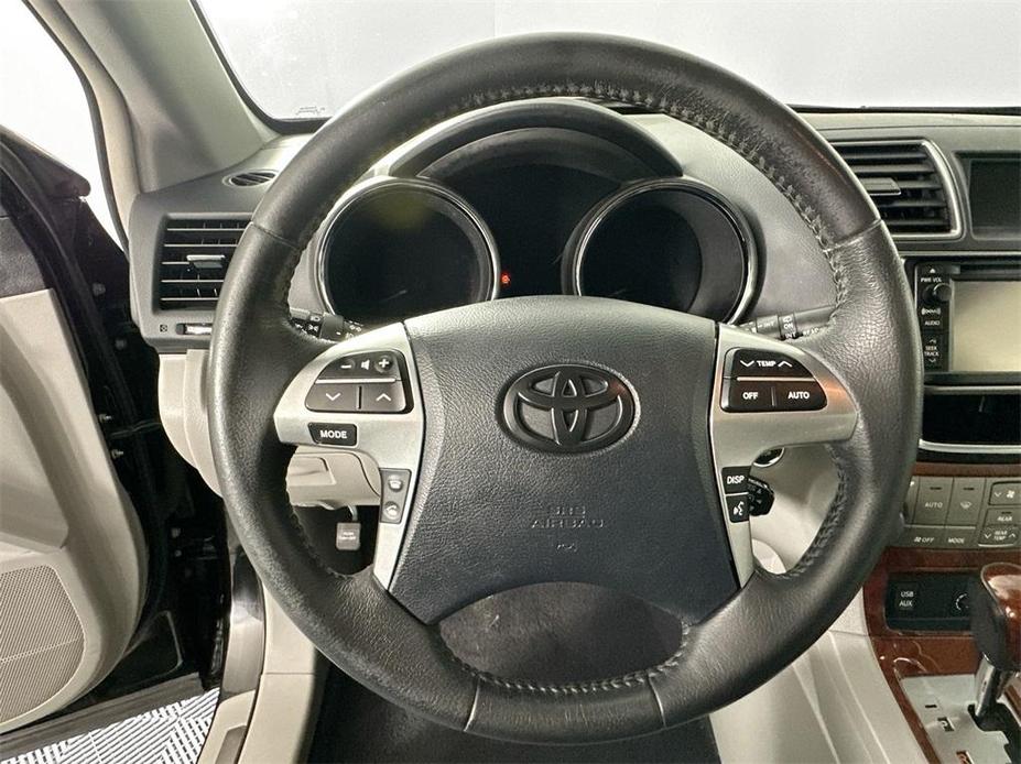 used 2013 Toyota Highlander car, priced at $12,999