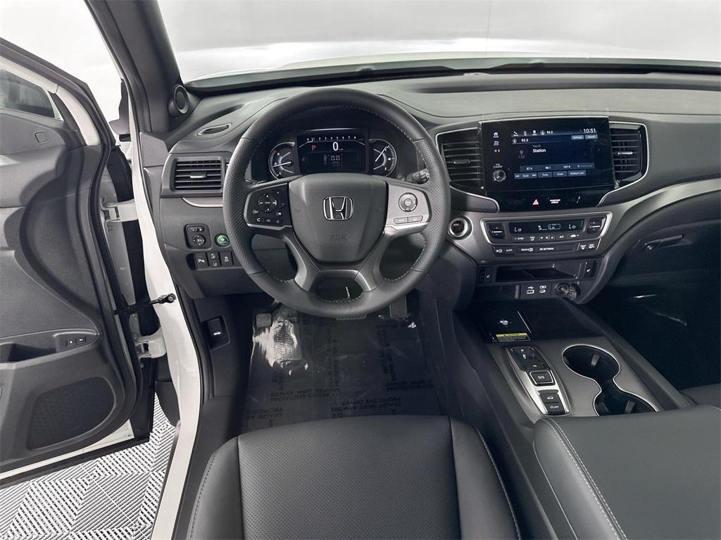 new 2025 Honda Passport car, priced at $41,593