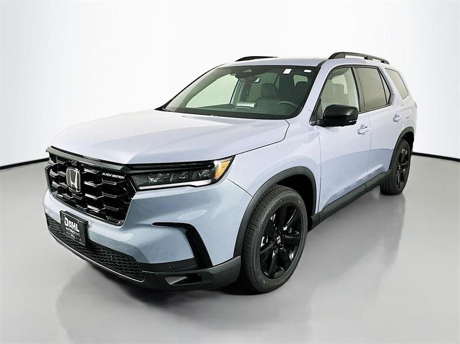 new 2025 Honda Pilot car, priced at $55,930